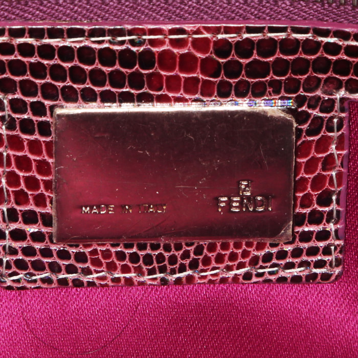 Fendi Baguette handbag  in brown and pink synthetic furr  and pink leather - Detail D3