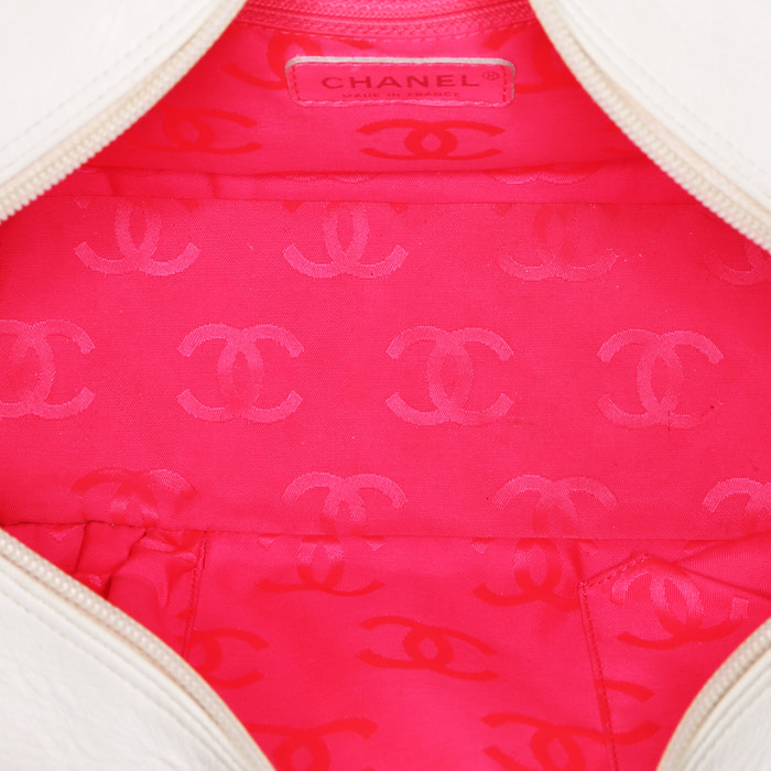 Borsa Chanel Cambon in pelle trapuntata bianca e nera - Detail D2