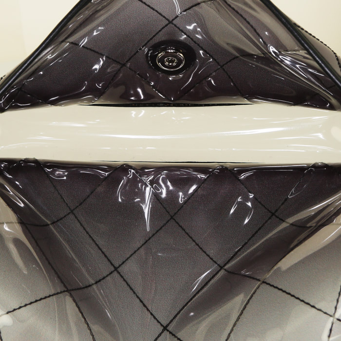 Sac à main Chanel  Timeless en vinyle transparent - Detail D3