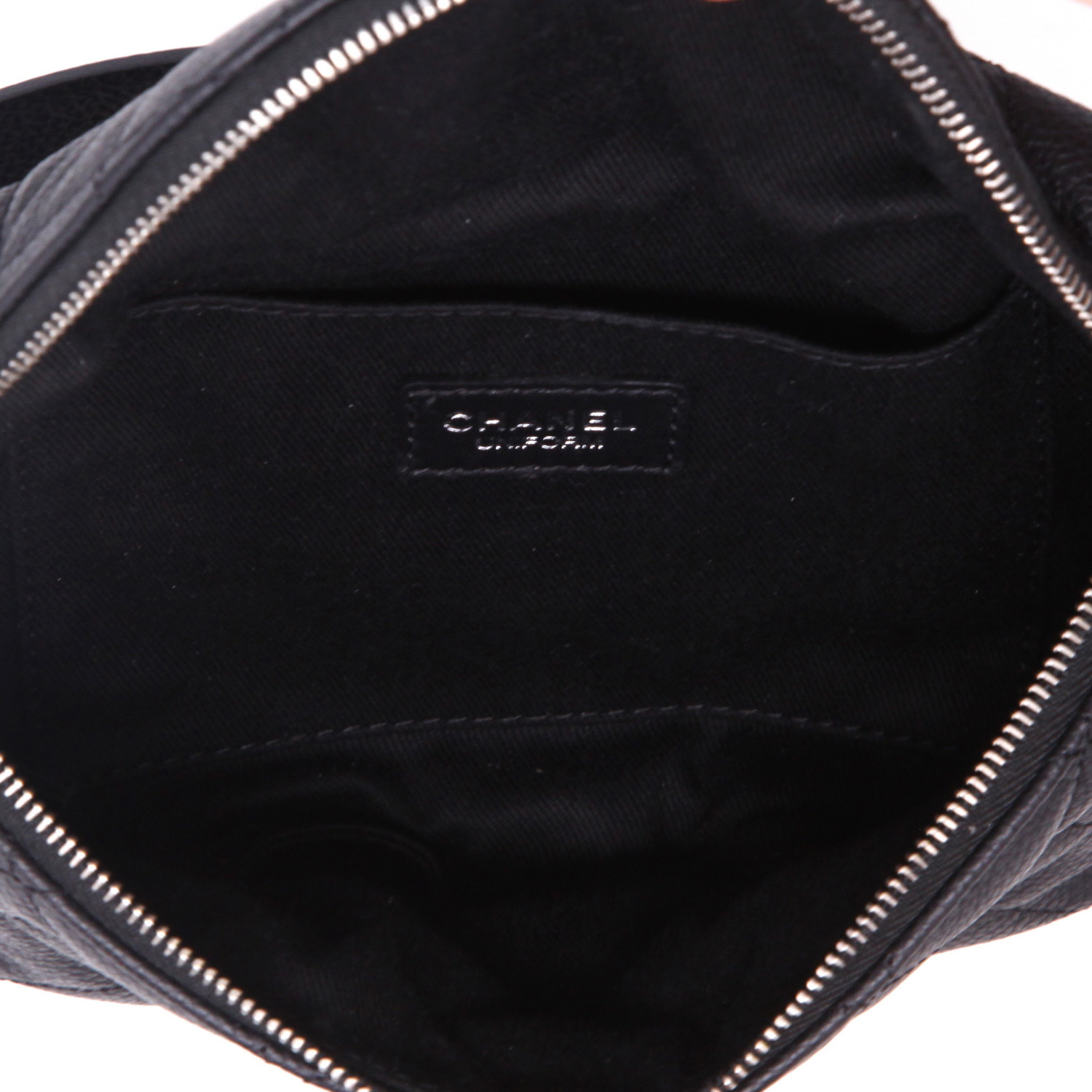 Chanel clutch-belt in black quilted grained leather - Detail D3