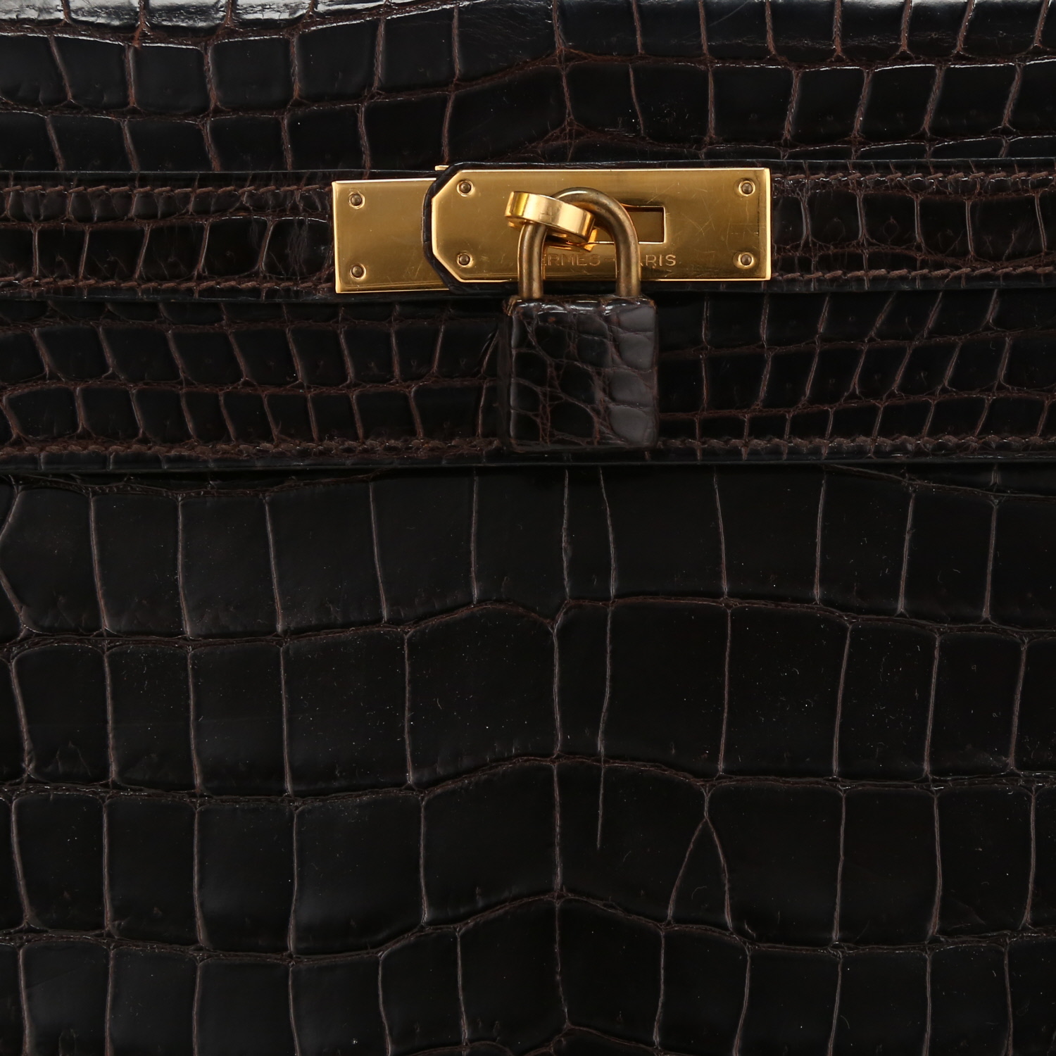 Sac à main Hermès  Kelly 35 cm en crocodile porosus marron Cacao - Detail D1