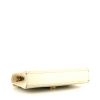 Sac bandoulière Saint Laurent Enveloppe en cuir matelassé chevrons blanc-cassé - Detail D5 thumbnail