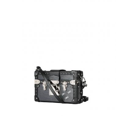 LOUIS VUITTON MAHINA Leather handbags of Spring Summer '21 BELLA, MURIA,  HINA, BEAUBOURG, CARMEL 