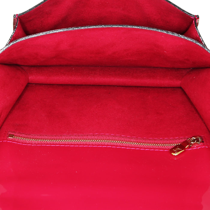 Borsa a tracolla Louis Vuitton  Monceau in pelle verniciata rosso granata - Detail D3