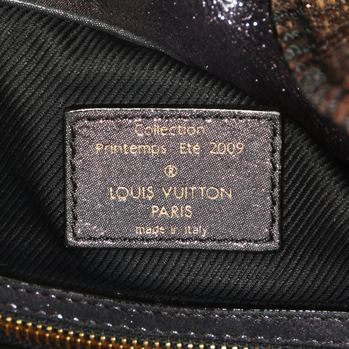 Bolso de mano Louis Vuitton en lona Monogram azul y cuero irisado violeta - Detail D3