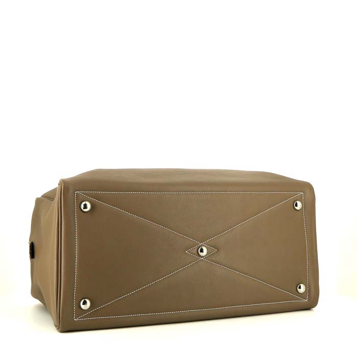 Hermes Victoria travel bag in etoupe togo leather - Detail D4