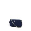 Bolso bandolera Chanel en jersey acolchado azul - 00pp thumbnail