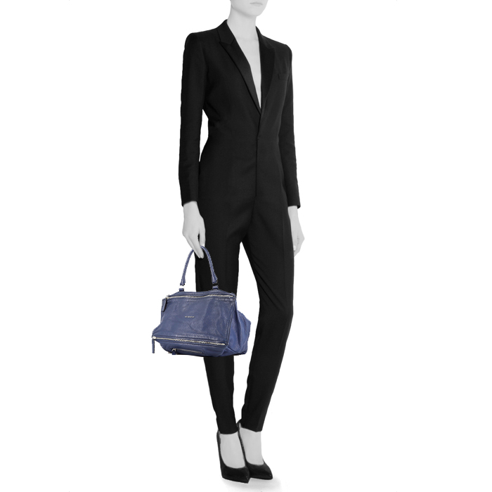 Givenchy Pandora shoulder bag in blue grained leather - Detail D1