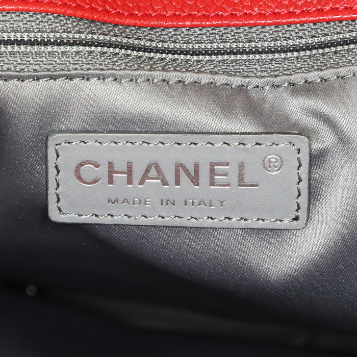 Bolso Cabás Chanel Shopping GST en cuero granulado acolchado rojo - Detail D3