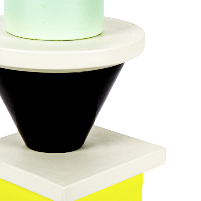 Ettore Sottsass, vase totem "Vaso", en céramique émaillée, édition Tendentse, production Alessio Sarri, signé, de 1987 - Detail D3