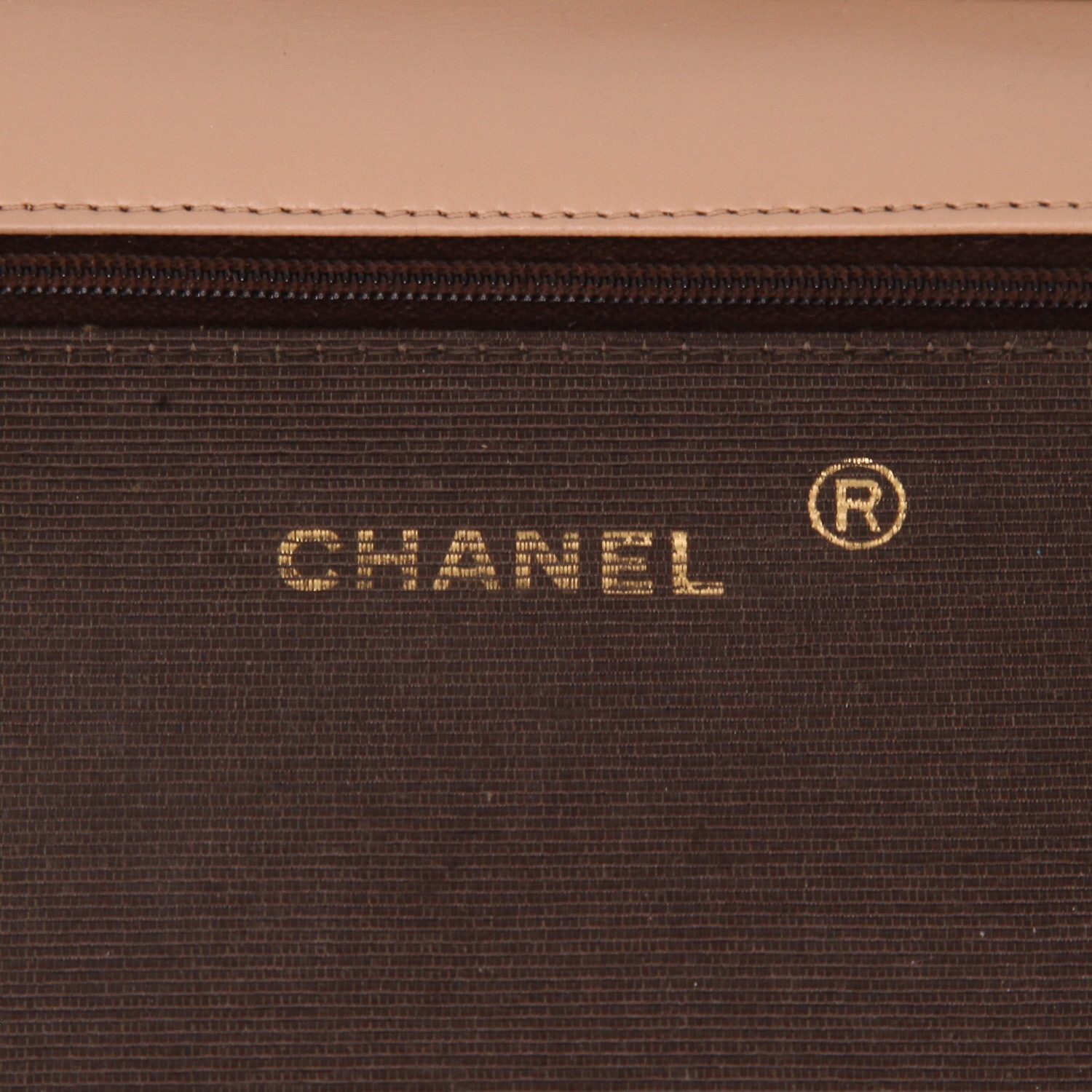 Sac à main Chanel Vintage en cuir matelassé beige - Detail D2