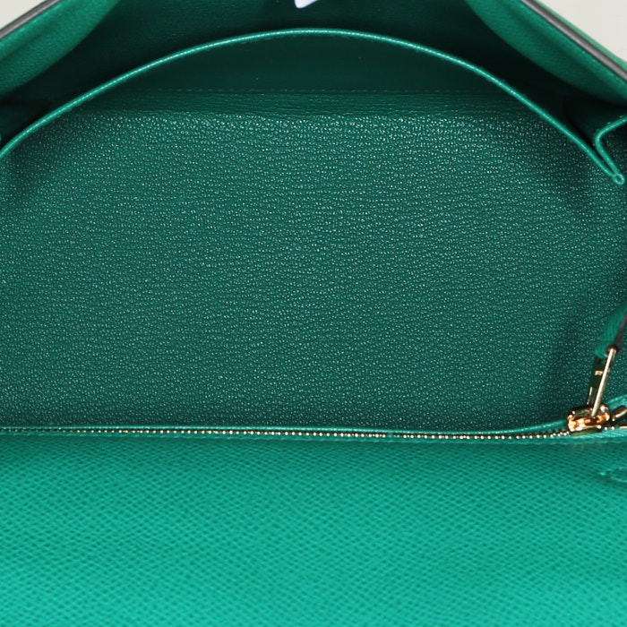 Hermes Kelly 25 cm handbag in green Menthe epsom leather - Detail D3