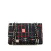 Borsa a tracolla Chanel Timeless jumbo Metiers D'Arts 2017 in tweed trapuntato blu marino rosso e bianco e pelle nera - 360 thumbnail