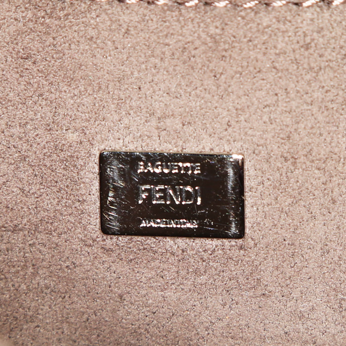 Sac bandoulière Fendi Baguette Double Sided en cuir bordeaux et cuir rose-poudre - Detail D4