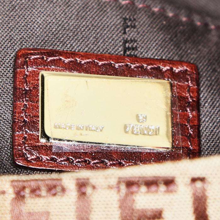 Fendi shoulder bag in beige and brown monogram canvas - Detail D3