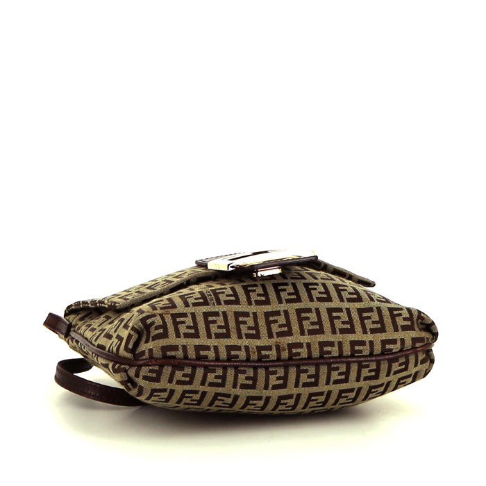 Fendi shoulder bag in beige and brown monogram canvas - Detail D4