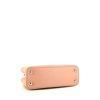 Borsa a tracolla Louis Vuitton  Capucines BB in pelle martellata rosa polvere - Detail D5 thumbnail