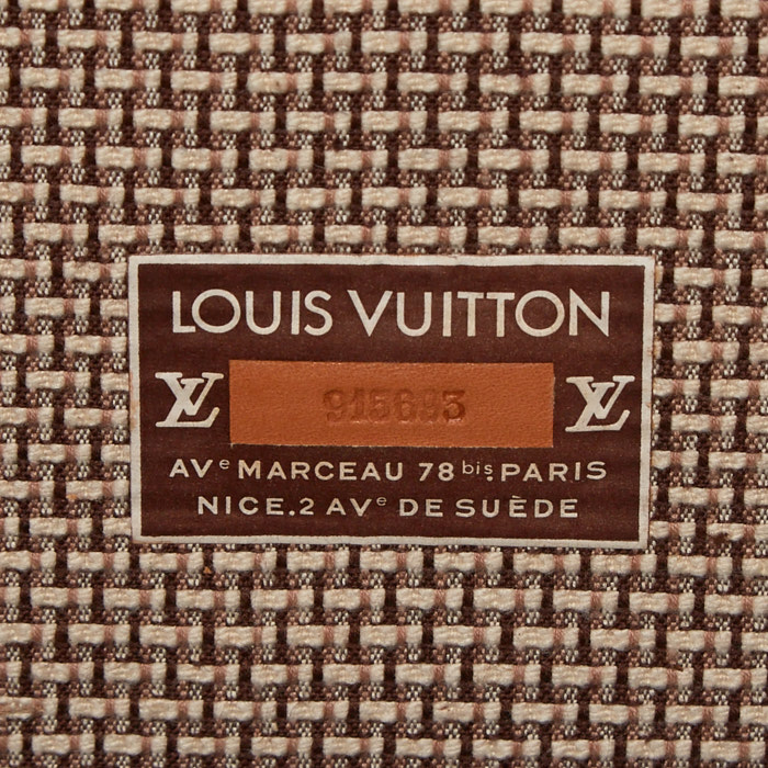 Louis Vuitton Boîte chapeau 40 cm en toile monogram marron et cuir naturel - Detail D3