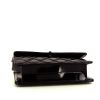 Bolso de mano Chanel Vintage en charol acolchado negro - Detail D4 thumbnail