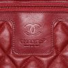 Chanel Coco Cocoon bag worn on the shoulder or carried in the hand in off-white quilted leather - Detail D3 thumbnail