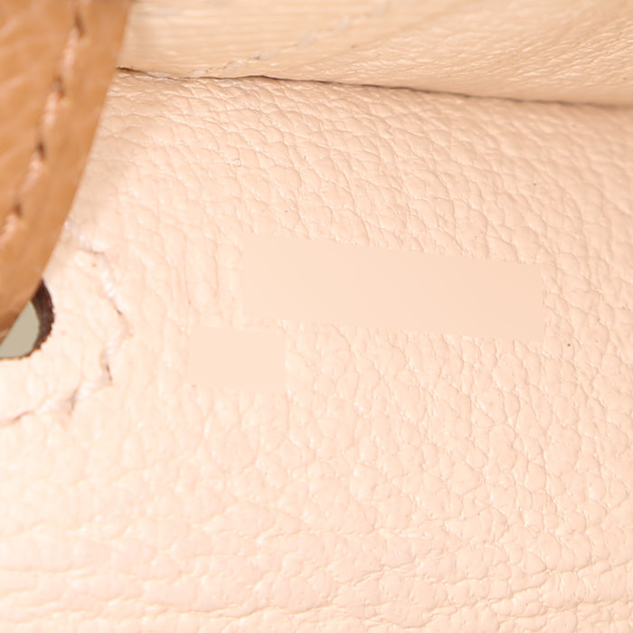 Sac à main Hermes Kelly 25 cm en cuir epsom blanc Nata gris anthracite et gold - Detail D5