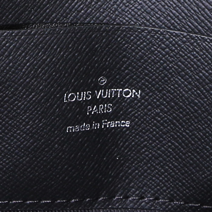Sacoche Louis Vuitton  Volga en toile monogram Eclipse - Detail D3