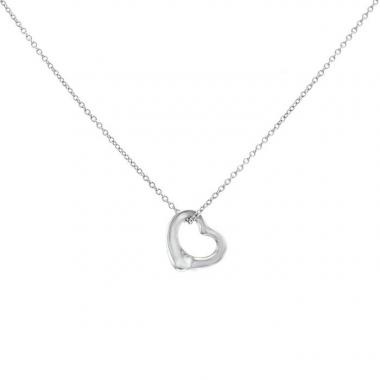 Tiffany 
Co Open Heart necklace in platinium Tiffany 
Co Open Heart necklace in platinium