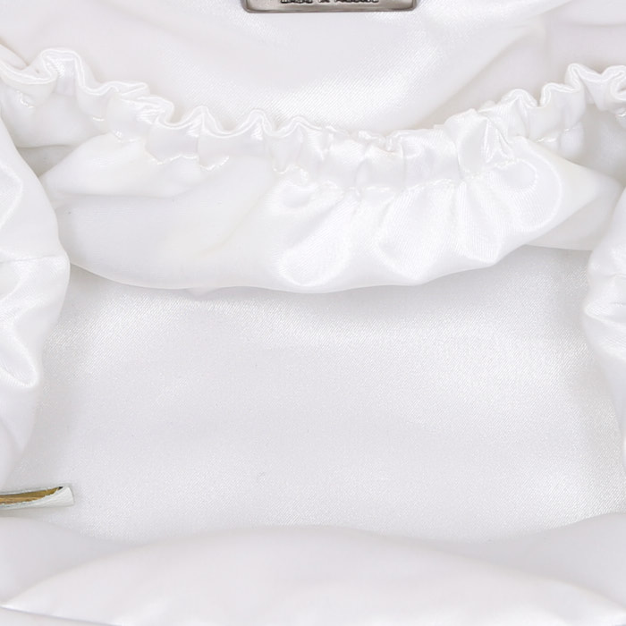 Sac du soir Chanel en cuir blanc - Detail D2