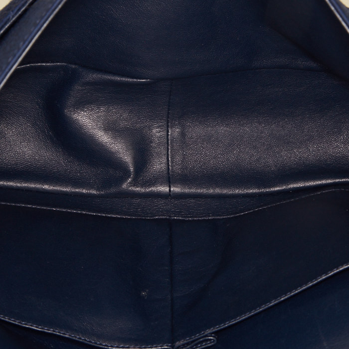 Chanel  Chanel 2.55 handbag  in blue quilted canvas - Detail D3