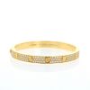 Bracelet Cartier Love pavé en or jaune et diamants, taille 17 - 360 thumbnail