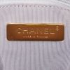 Bolso bandolera Chanel 19 en cuero acolchado parma - Detail D4 thumbnail