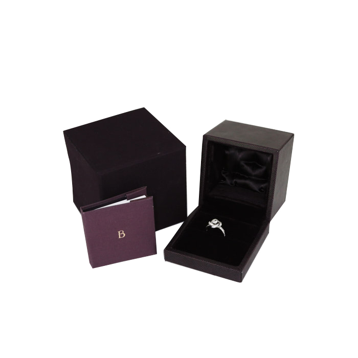 Bague Boucheron Pivoine en or blanc et diamants - Detail D2