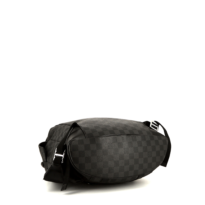 Louis Vuitton Christopher backpack in grey Graphite damier canvas and mate black leather - Detail D5