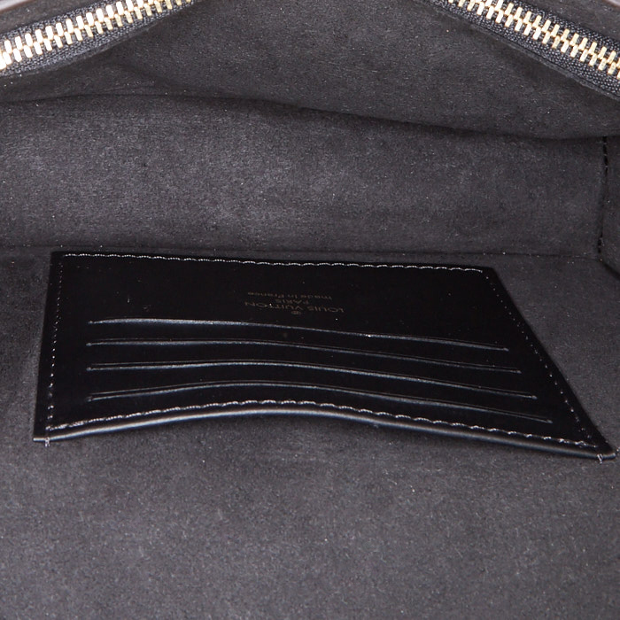 Bolso Louis Vuitton Dauphine en lona Monogram "Reverso" marrón y cuero marrón - Detail D2