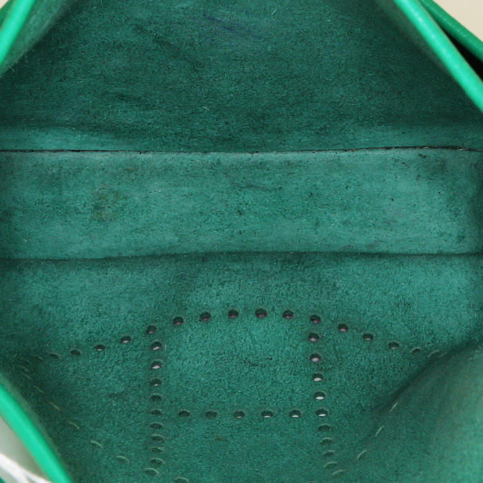 Hermes Evelyne shoulder bag in green leather - Detail D2