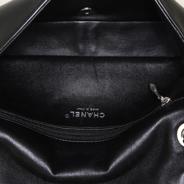 Chanel Timeless handbag in black whool and black leather - Detail D3
