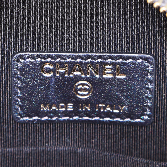 Chanel Round on Earth shoulder bag in black quilted leather - Detail D3