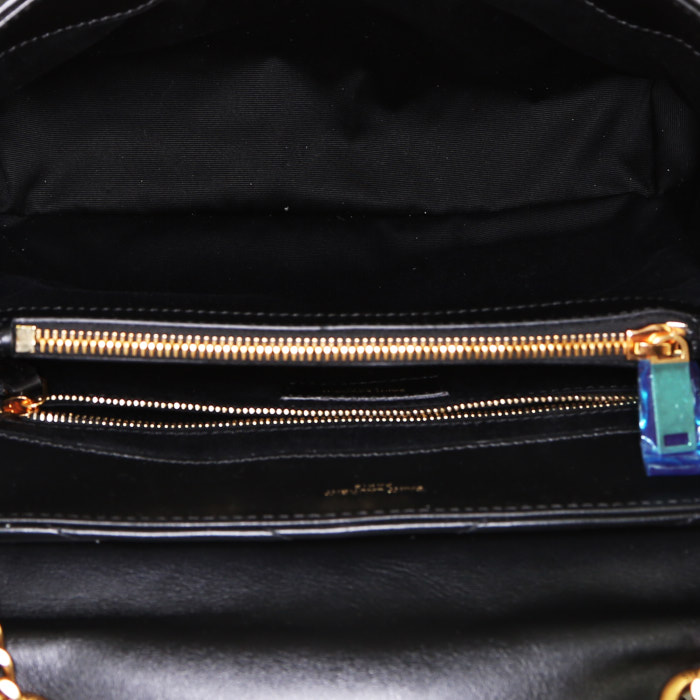 Sac bandoulière Saint Laurent Loulou moyen modèle en cuir matelassé chevrons noir - Detail D3