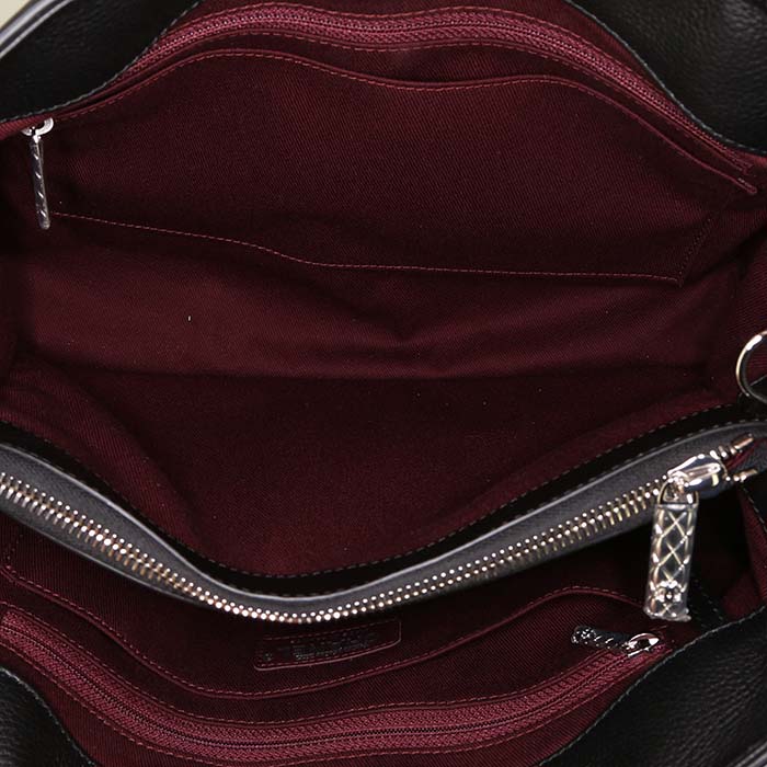 Bolso 24 horas Chanel Executive en cuero granulado negro - Detail D3