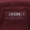 Borsa ventiquattrore Chanel Executive in pelle martellata nera - Detail D4 thumbnail
