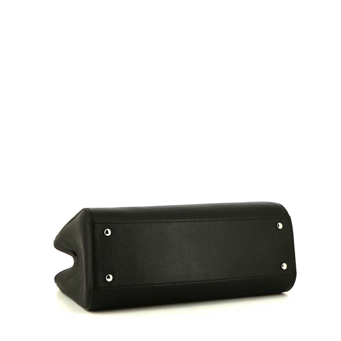 Bolso 24 horas Chanel Executive en cuero granulado negro - Detail D5