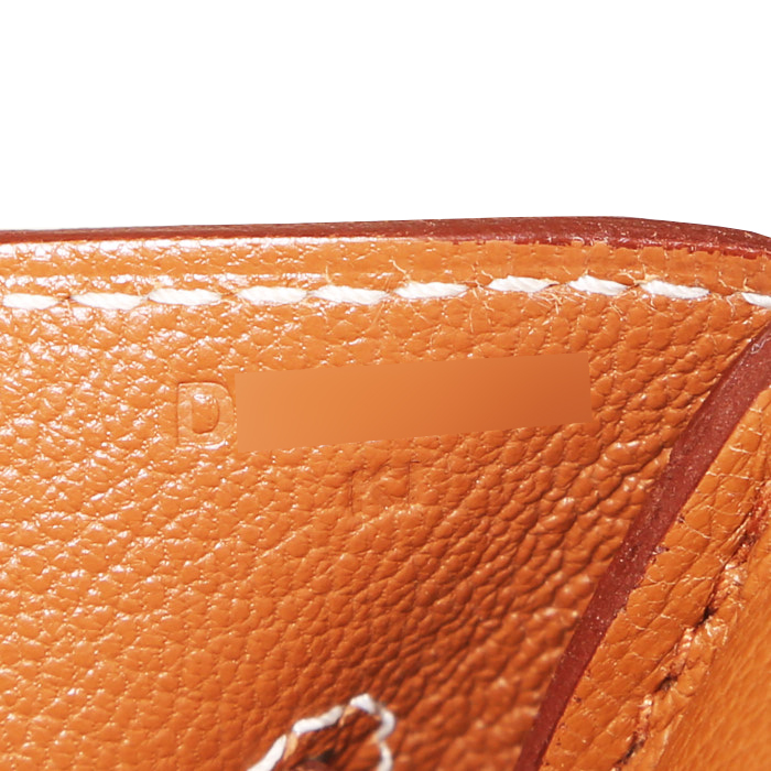 Hermes Birkin 35 cm handbag in gold togo leather - Detail D5