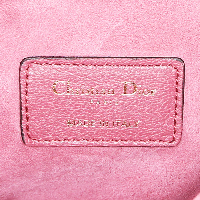 Sac à main Dior  Saddle mini  en cuir grainé rose - Detail D3