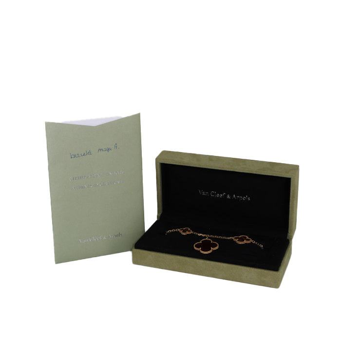 Bracelet Van Cleef & Arpels Magic Alhambra en or jaune,  cornaline et oeil de tigre - Detail D2