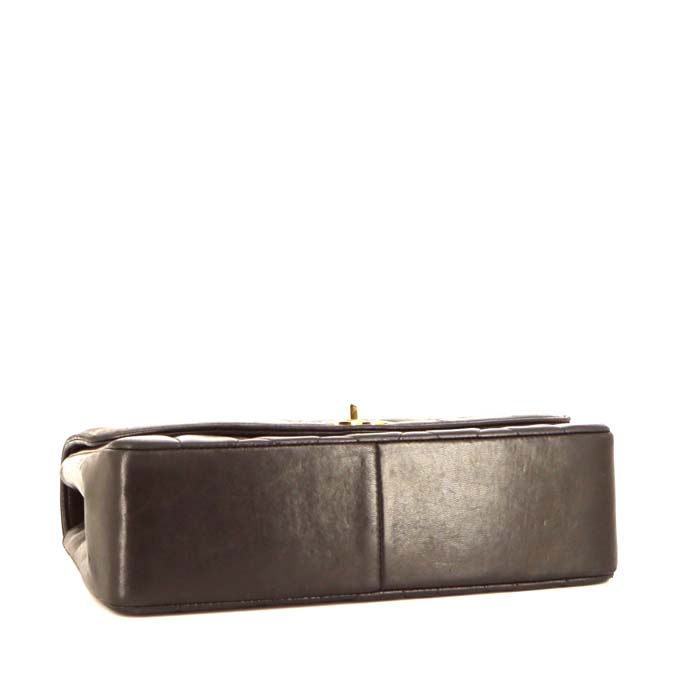 Bolso bandolera Chanel  Diana en cuero acolchado marrón - Detail D4