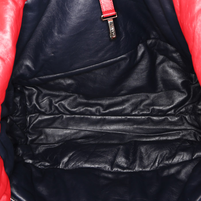 Sac à main Chanel Coco Cocoon en cuir matelassé bordeaux - Detail D2