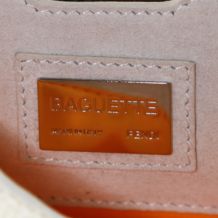 Borsa Fendi Baguette in tela bianca con perle ricamate e pelle bianca - Detail D3