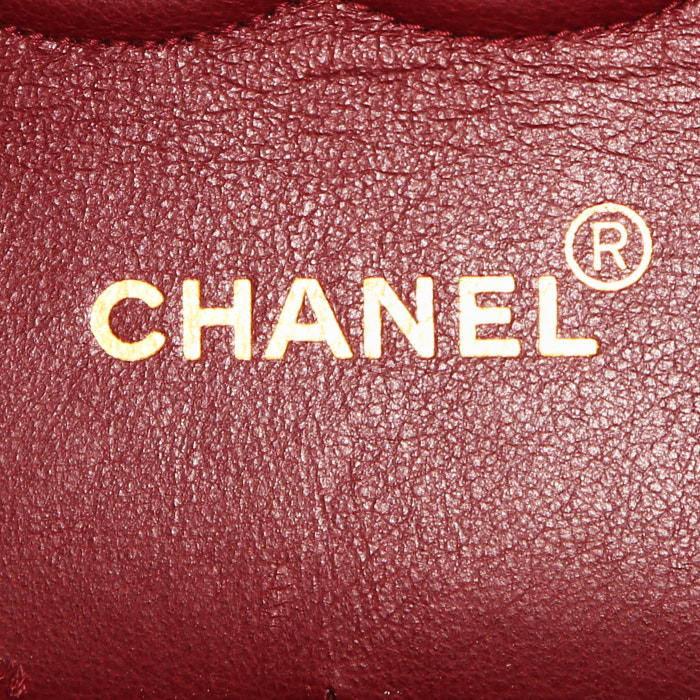 Chanel Timeless Classic handbag  in black quilted leather - Detail D4