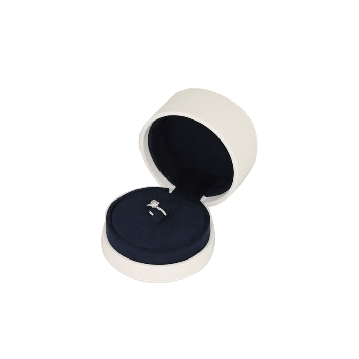 Fred Delphine solitaire ring in platinium and diamonds - Detail D2