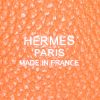 Hermès  So Kelly shoulder bag  in orange togo leather - Detail D3 thumbnail